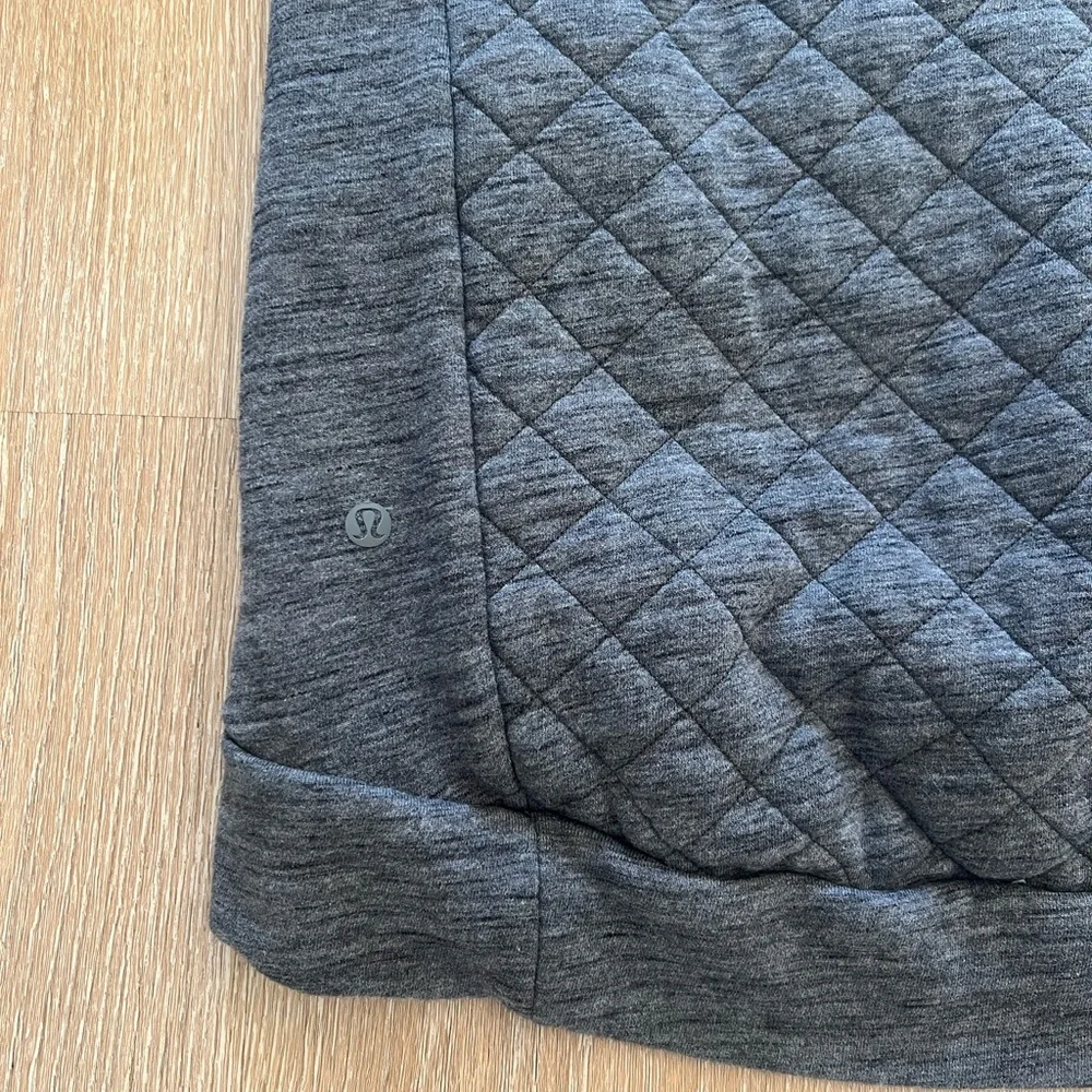 lululemon athletica Gray Quilted Sweatshirt - Picture 6 of 6